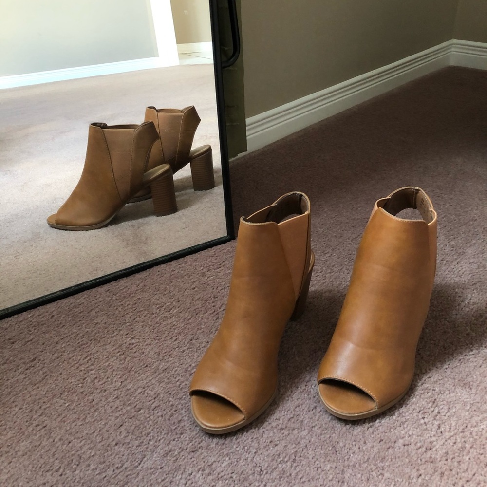 Open toed Booties